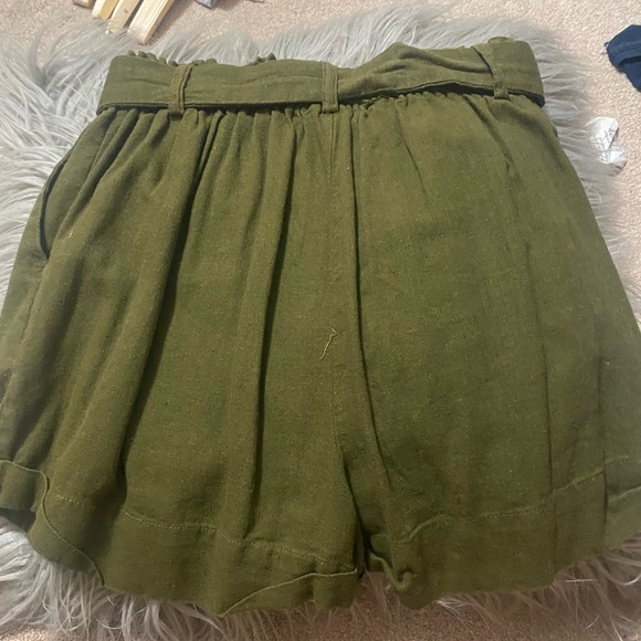 🥝HIGH RISE GREEN SHORTS GARAGE - Picture 3 of 4